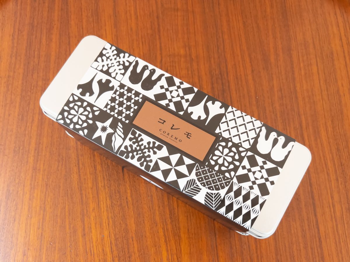 かわいい缶入りは2800円（8個入り）