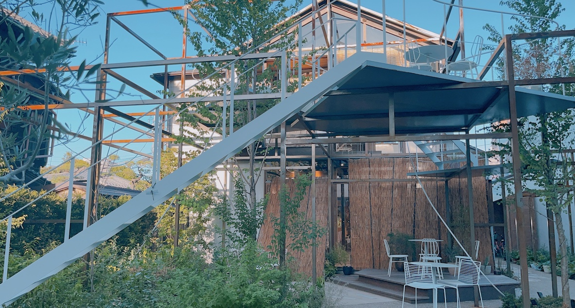 明治から続く生花店×最新の建築技術が生み出すカフェが誕生！絶品フレンチトーストをいただきます