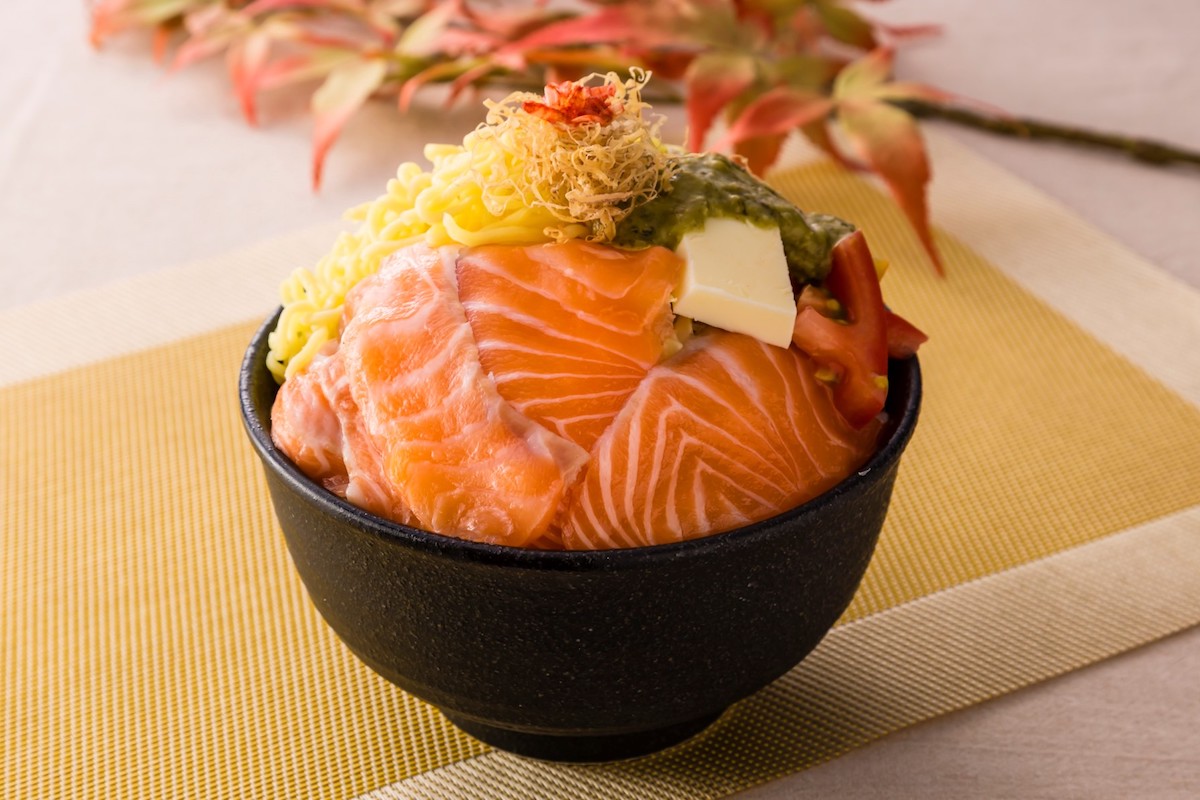 【ソラマチ限定】サーモンもんじゃ　¥1,650　＜月島名物もんじゃ　だるま＞（イーストヤード7階）