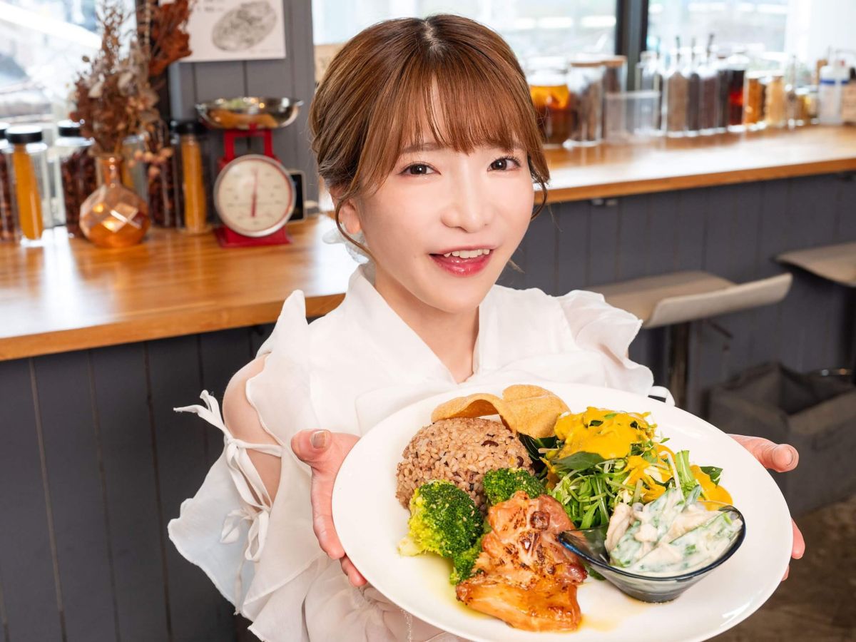 「選べるベジプレートランチ（ひとくちスムージー付き）」3品1200円 ※土・日曜、祝日はプラス200円（ソフトドリンク付き）