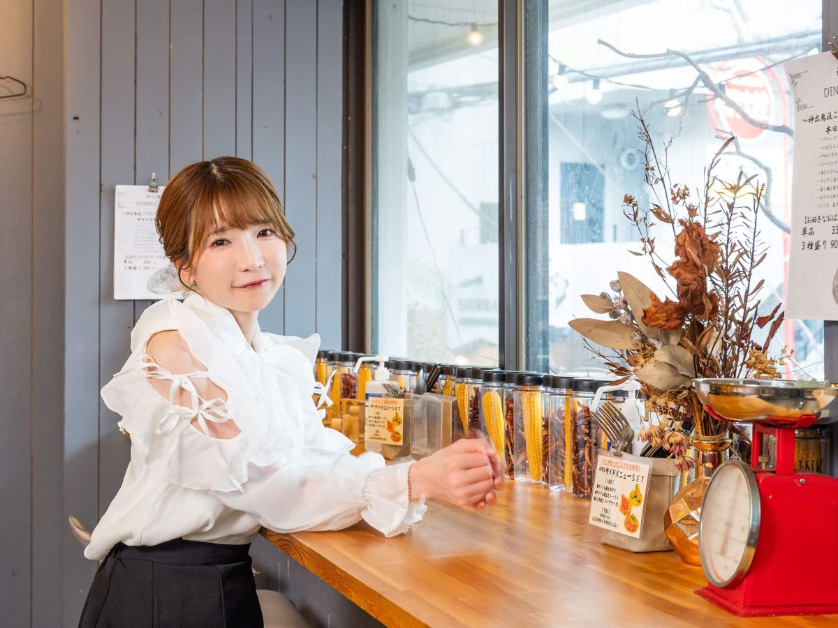 私のイチオシは窓際のカウンター席