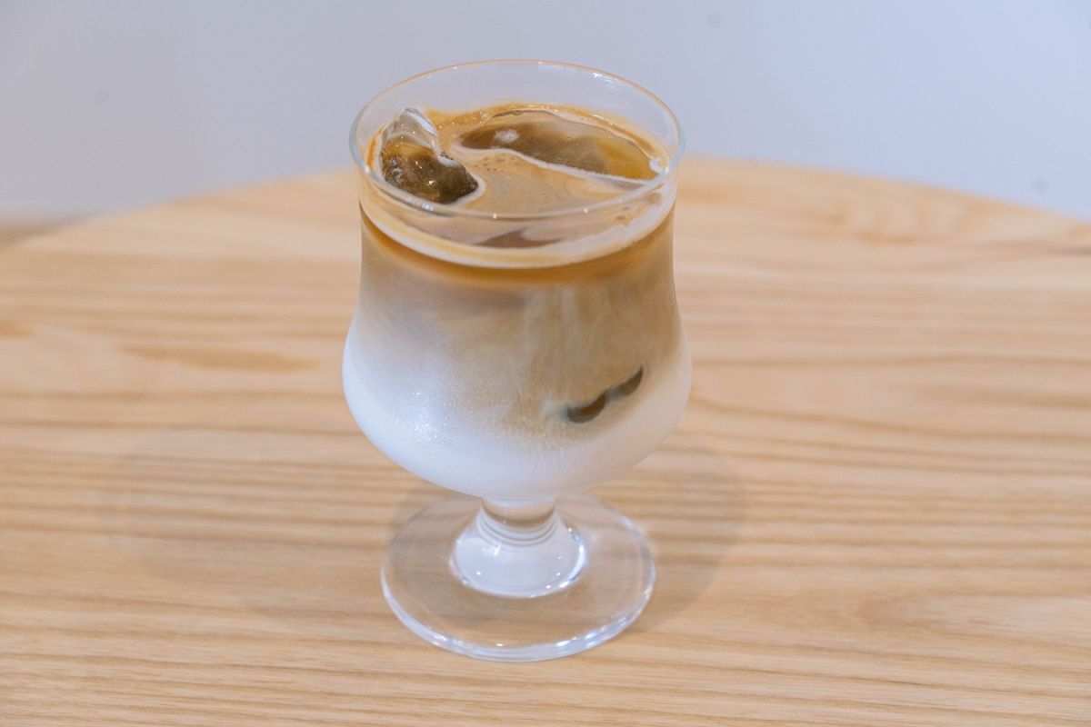 中深煎りのコクのある豆を使った「カフェラテ」600円