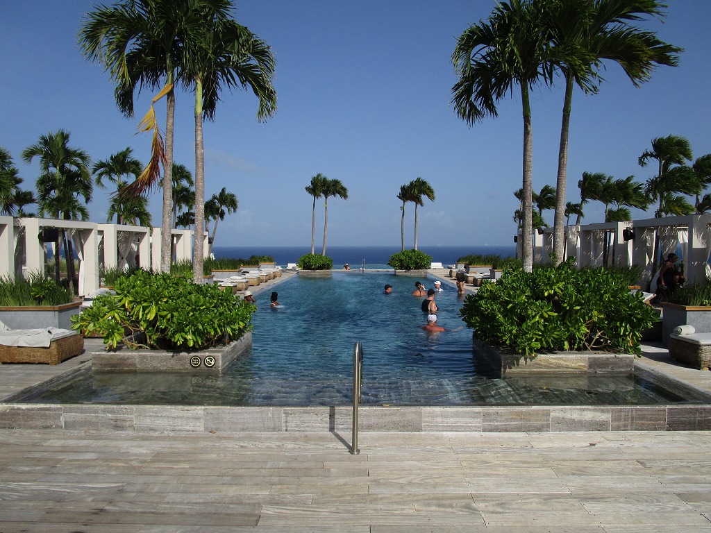 《シークレッツ・モシェ》側ルーフトップにあるプリファード・クラブ専用のプール（インフィニティです！）