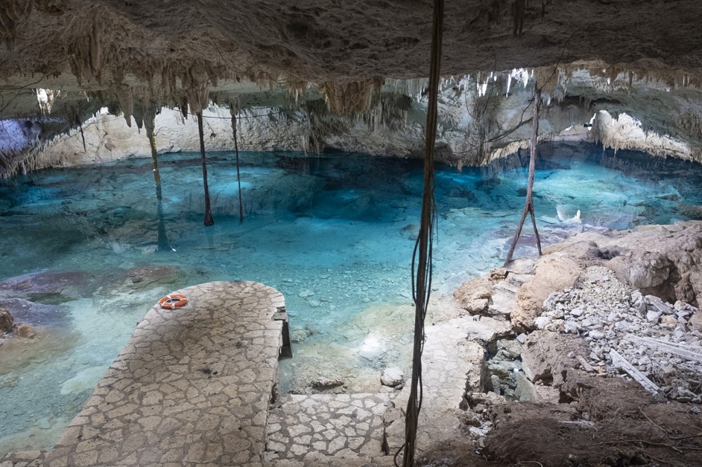 見たこともないような水の色！　心が洗われるようです