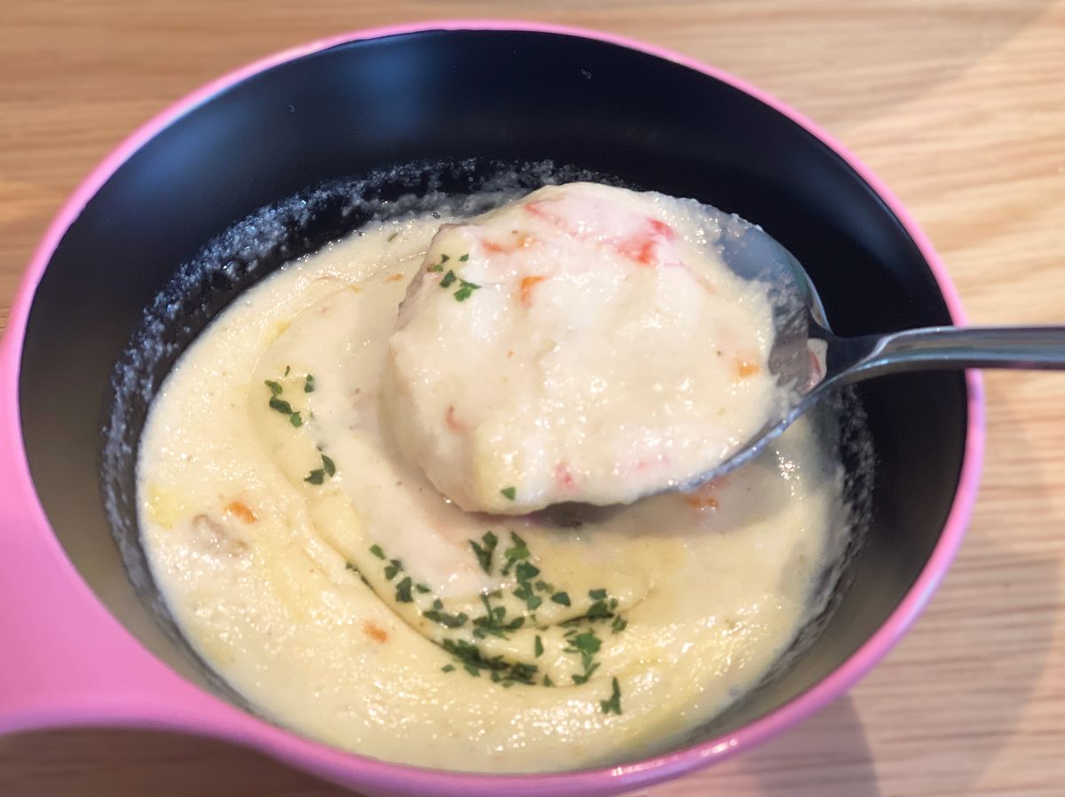 「コーングリッツスープ」（単品）●●円 ※写真はセットサイズ