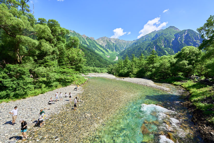 夏には川辺で涼を楽しもう