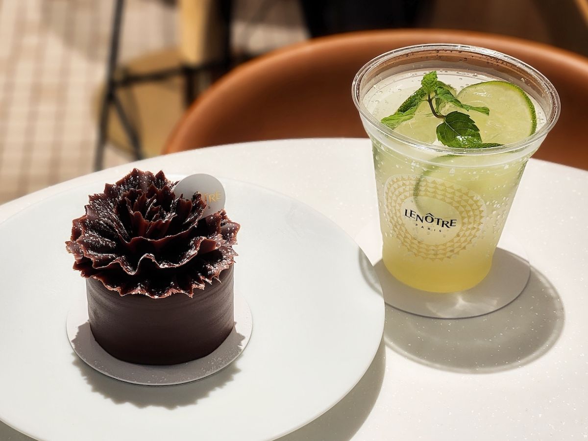 「フイユ・ドトンヌ」880円、「レモネード」825円　※セットで注文の場合は、1595円