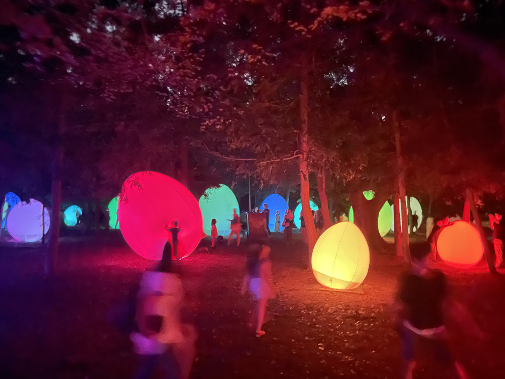 自立しつつも呼応する生命の森 - ユーカリ / Forest of Autonomous Resonating Life - Eucalyptus