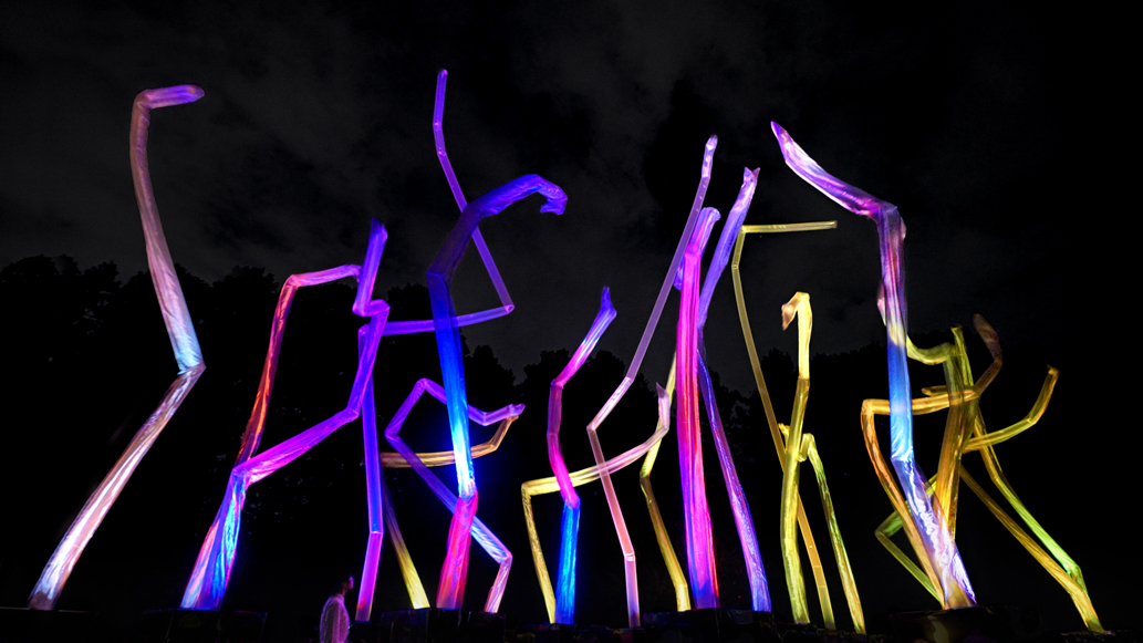 風と共に踊る柱群 / Pillars that Dance with the Win   