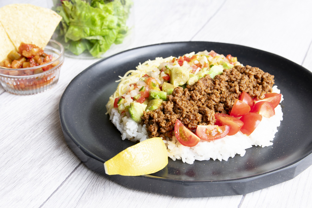 「YANMAR MARCHÉ NAGAI」のたくさんの彩り野菜とスパイシーなカポナータの満足プレート1450円