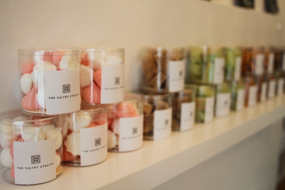 クッキーやメレンゲなどの焼き菓子はおみやげにおすすめ