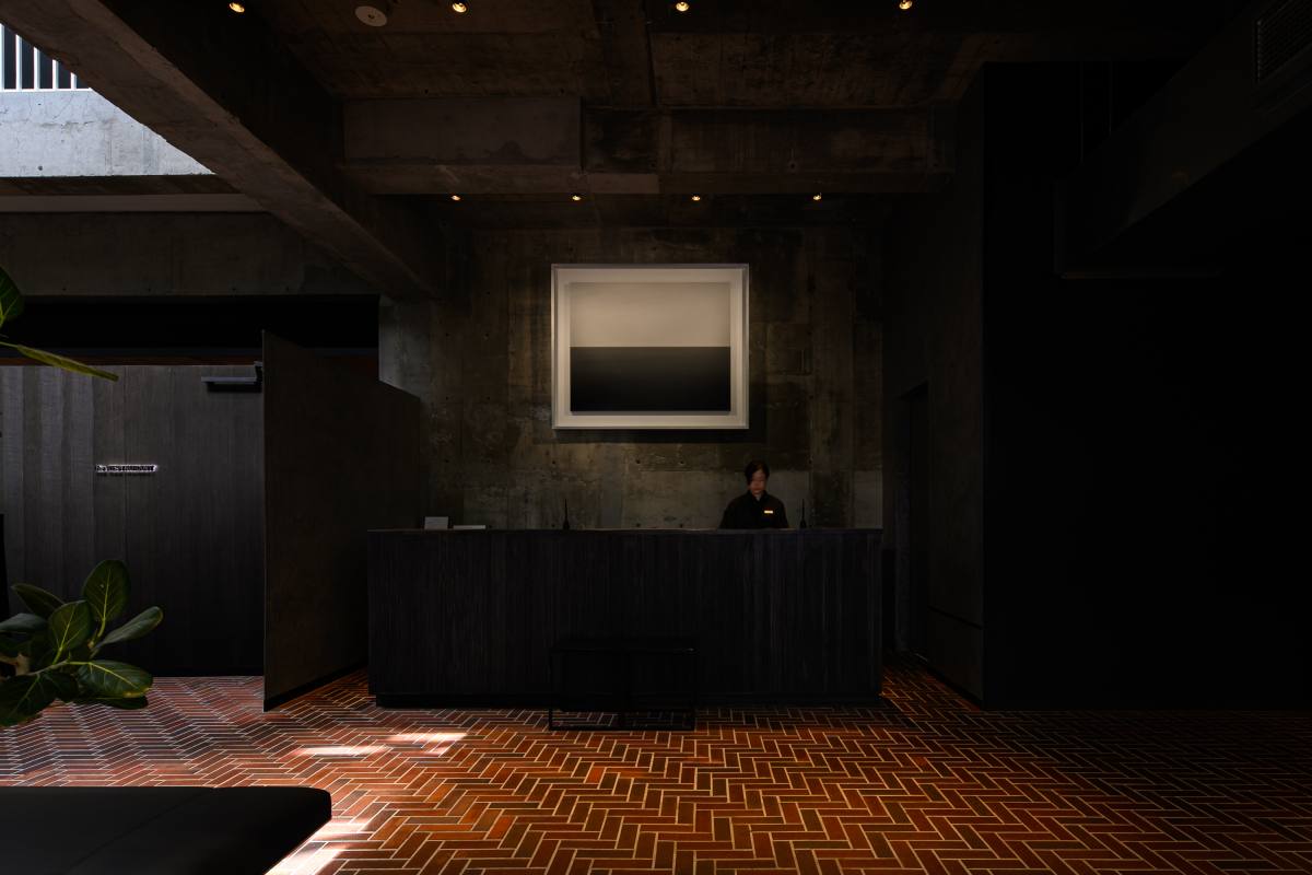 フロントには杉本博司氏の<ガリラヤ湖,ゴラン>が