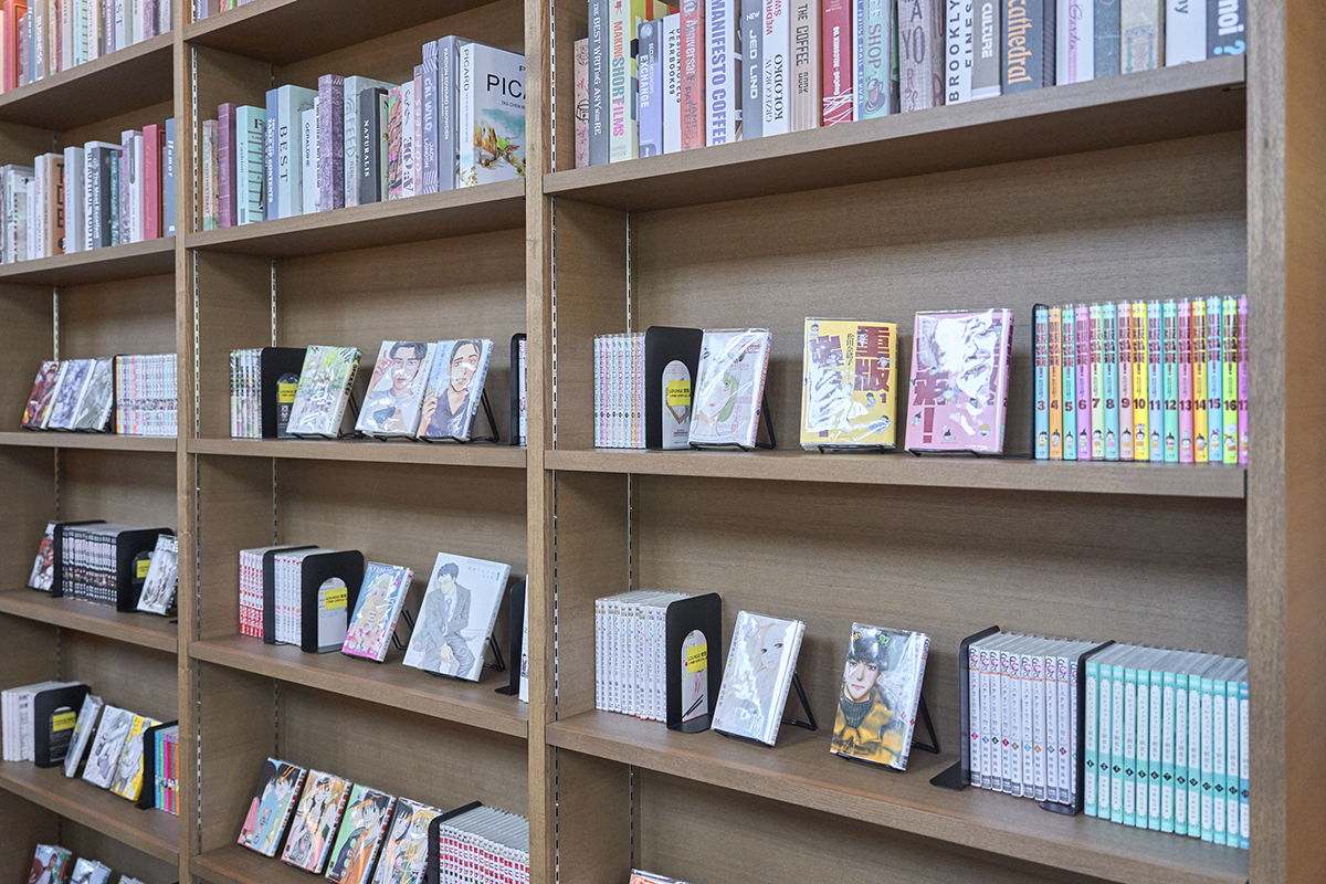 TSUTAYA BOOKSTORE MARUNOUCHI