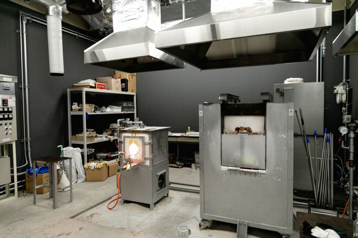 「日本橋玻璃工房」で吹きガラス体験！ 