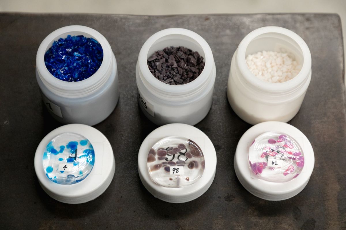 「日本橋玻璃工房」で吹きガラス体験!