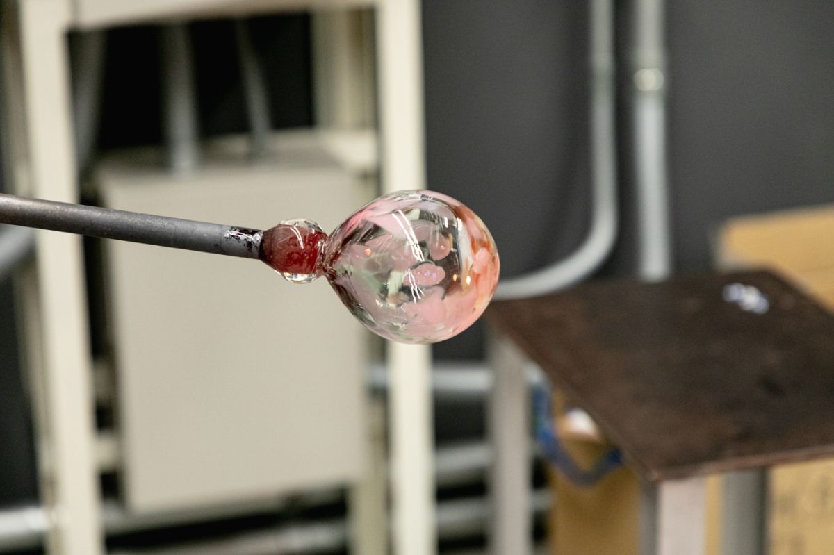  「日本橋玻璃工房」で吹きガラス体験！ 