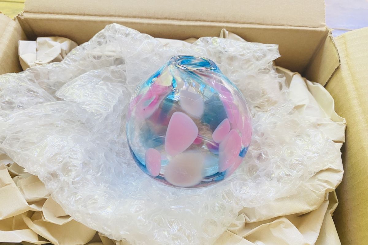 「日本橋玻璃工房」で吹きガラス体験!