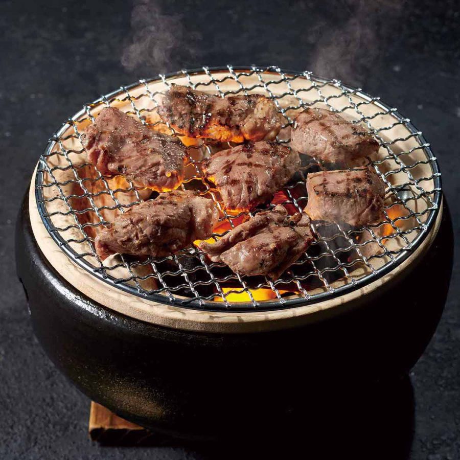 「塩コロジンギスカン」（オーストラリア産、300g、１パック）1296円/厚真　あづまジンギスカン　※初登場