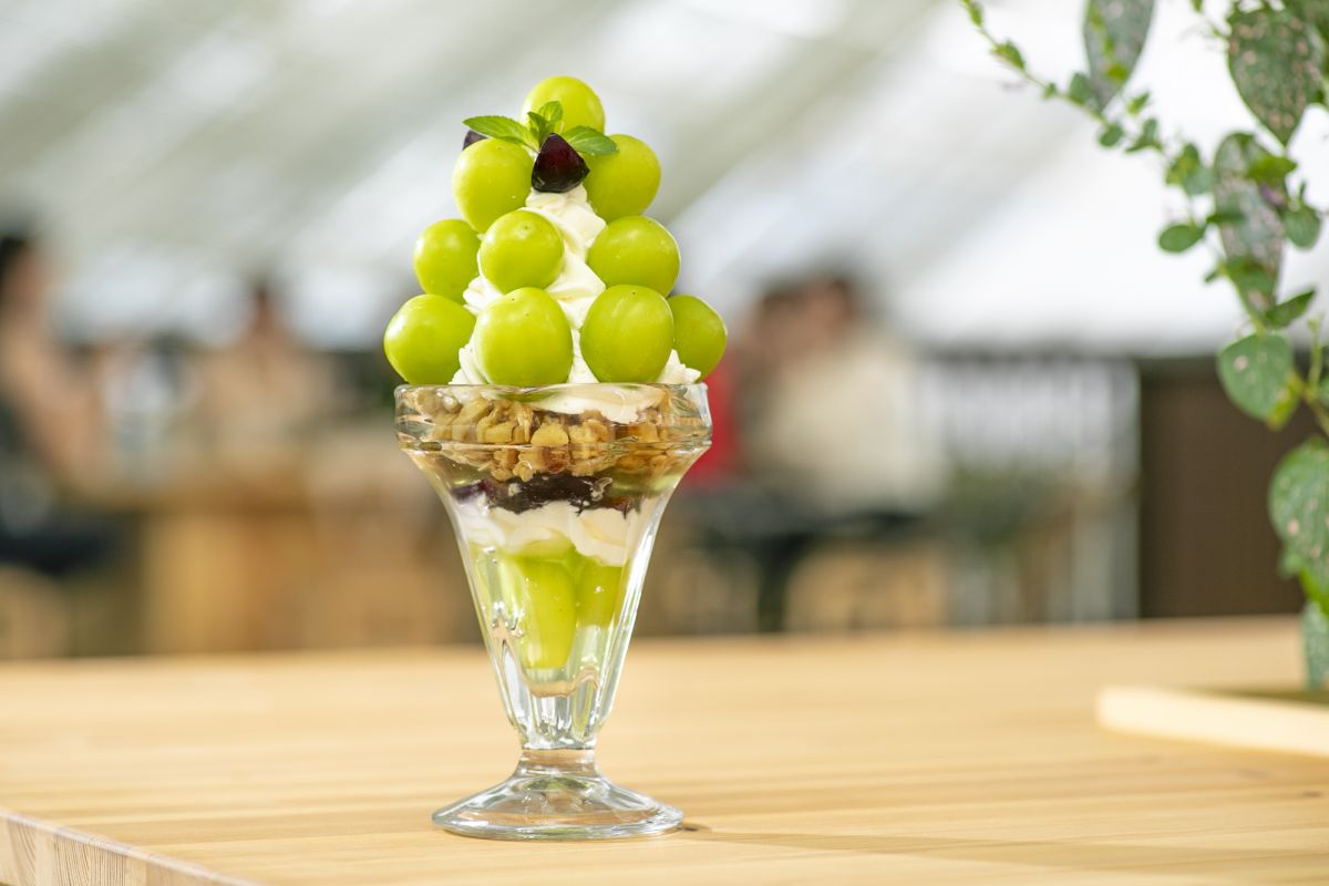 「山梨県産シャインマスカットのパフェ」1620円