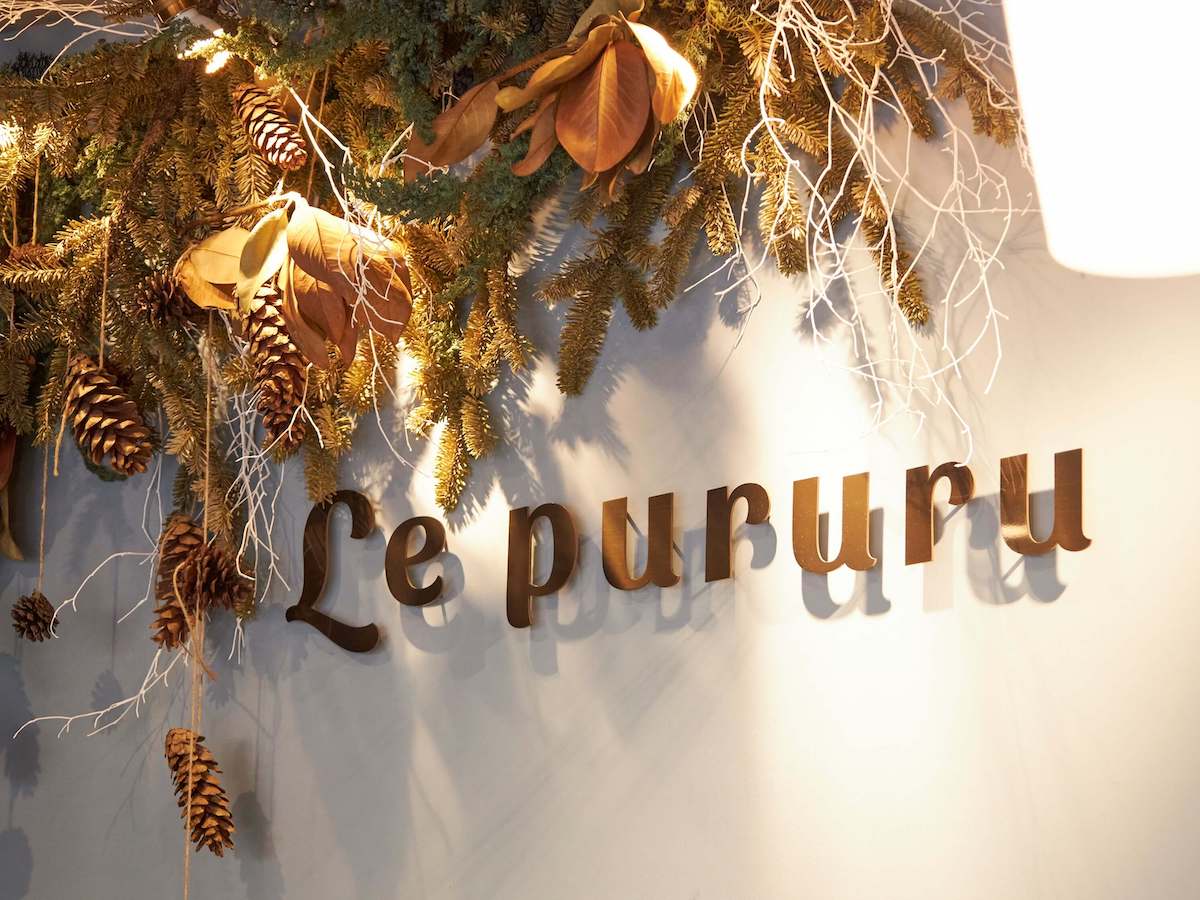 ドライフラワーを使った素敵な店内装飾もポイント