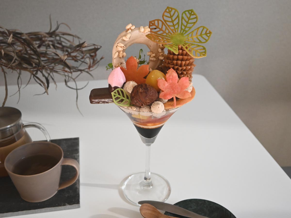 「栗とフルーツの紅葉パフェ」2600円