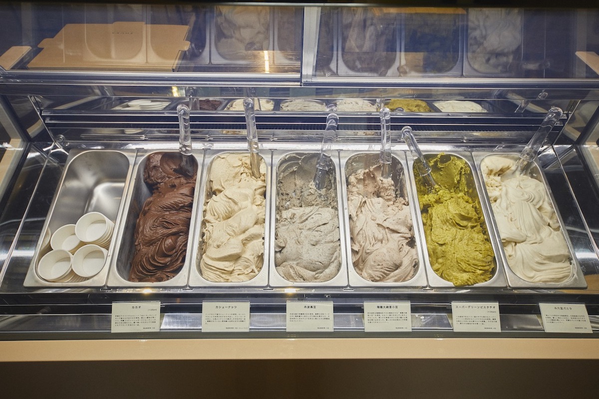 ジェラート シングル（1種）600円、ダブル（2種）700円、トリプル（3種）800円 ※スーパーグリーンピスタチオとカカオは＋100円）