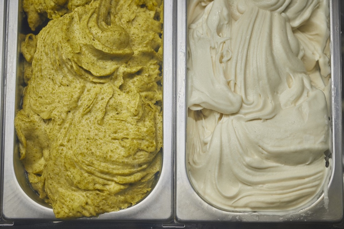 左から「スーパーグリーンピスタチオ」「斗六豆バニラ」