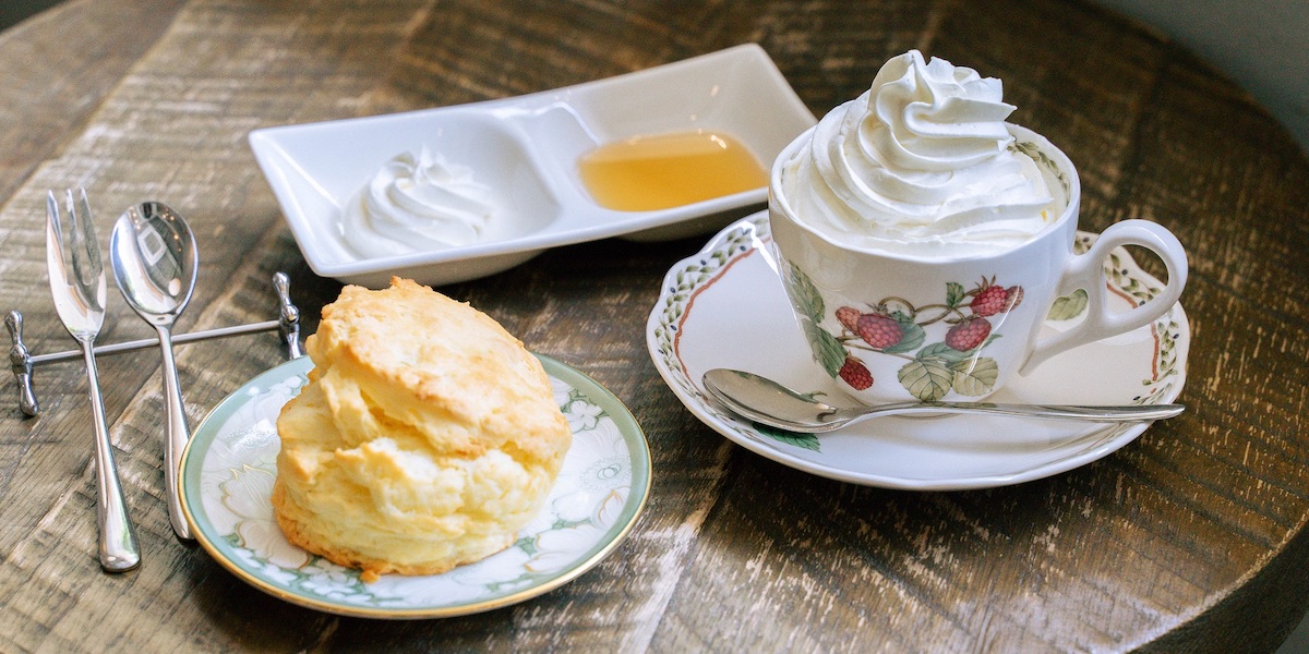 【大阪・谷六】喫茶店だけど新しい！「Madame Marie」で絶品ウインナーコーヒーとスコーンを堪能