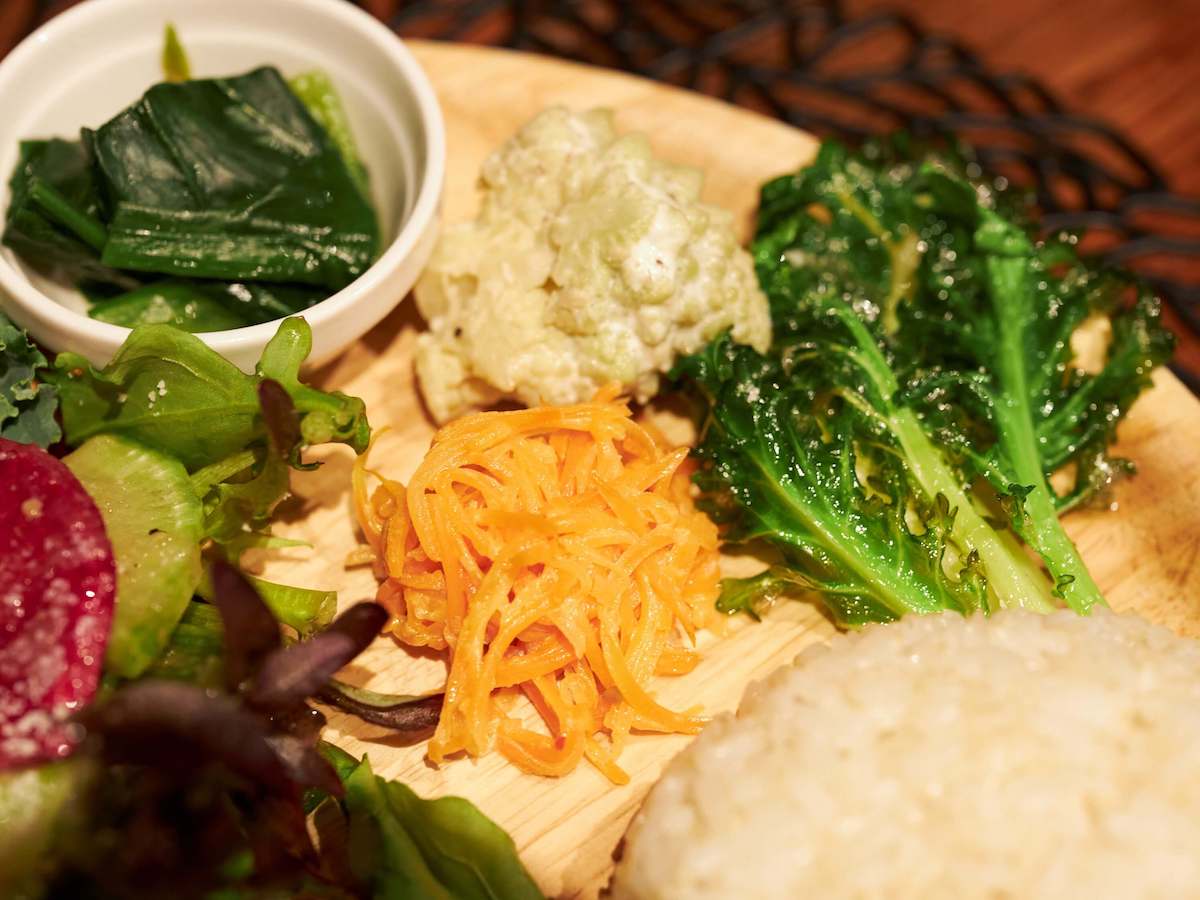 訪れた日の副菜ラインアップ。副菜の内容は時季などにより異なります