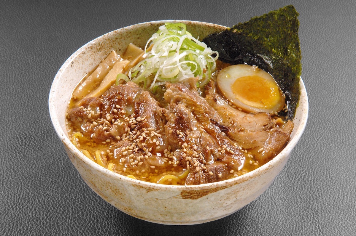 「濃厚壺付けとろ肉味噌らーめん」1400円/札幌ラーメン　武蔵