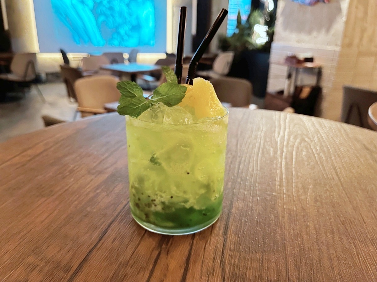 「ヴァージンキウイモヒート」1100円