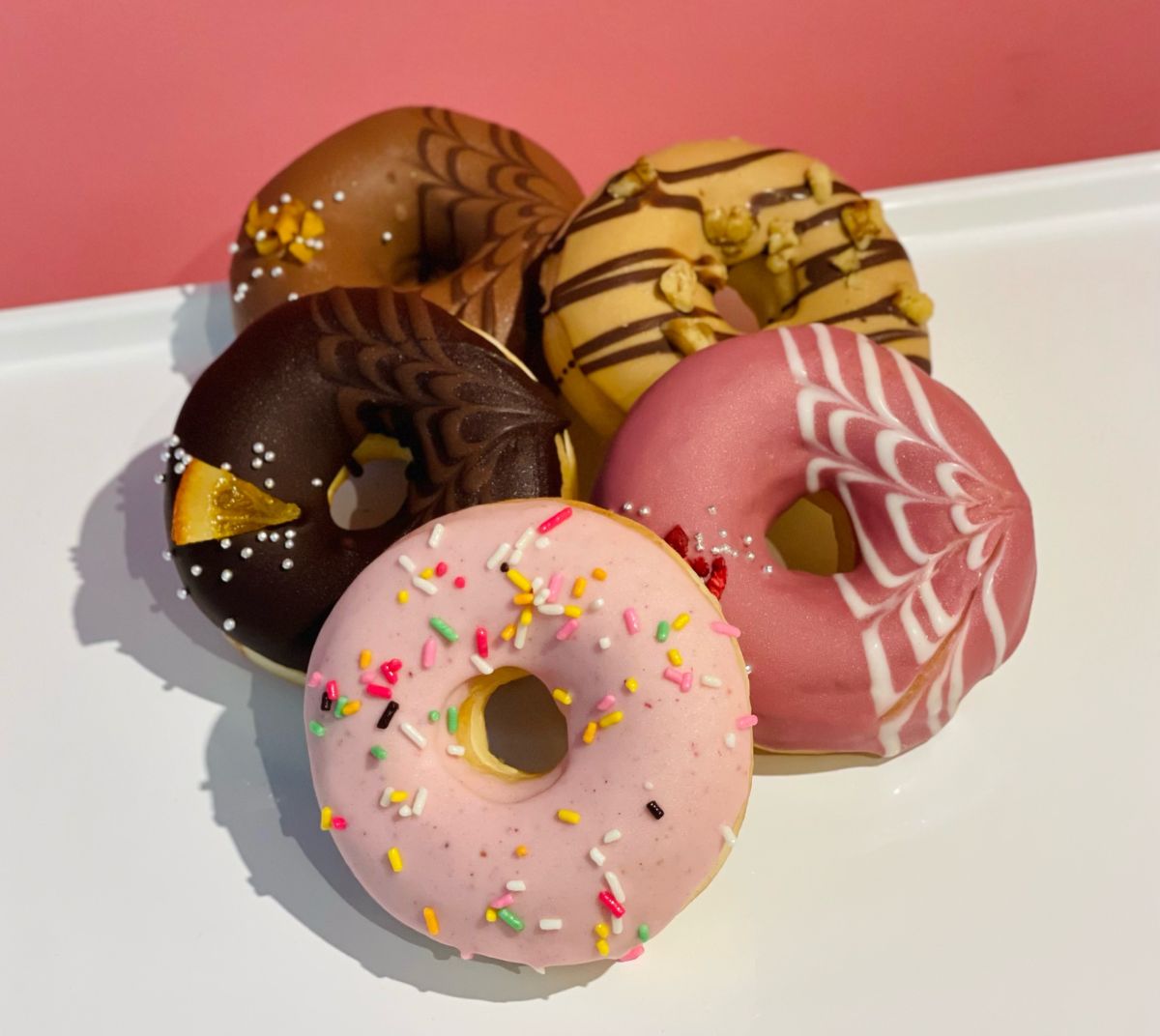 「ボックスセット(ビター、ミルク、ホワイト、ルビー、いちごピンク)」