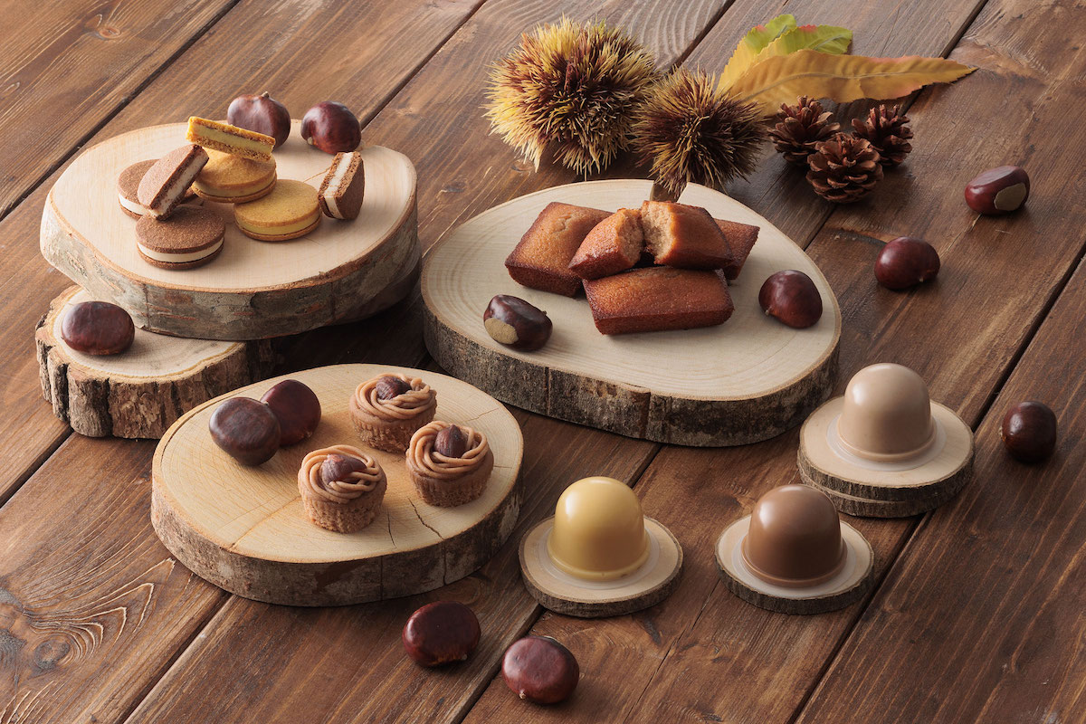 左下から時計回りに「焼きモンブラン」3個入り 880円、「秋のシンフォニーサンドクッキー」6個入り（イタリア栗＆安納芋 各3個）1296円、「イタリア栗のフィナンシェ」8個入り 1920円