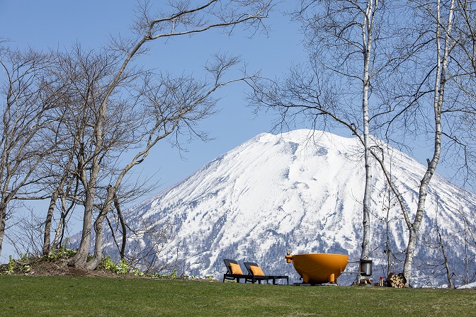 〇月ごろには雪を頂いた羊蹄山が望める