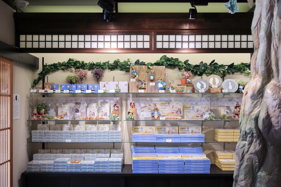 Peter Rabbit™ SHOP&BAKES 京都・二寧坂店