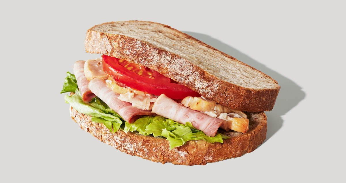 「クラブハウスサンド 石窯カンパーニュ」（リニューアル）570円（店内利用）