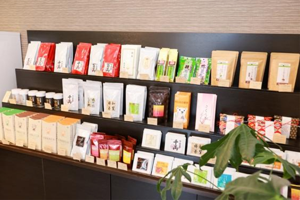 オーガニックティ、季節限定商品などはギフトにも最適