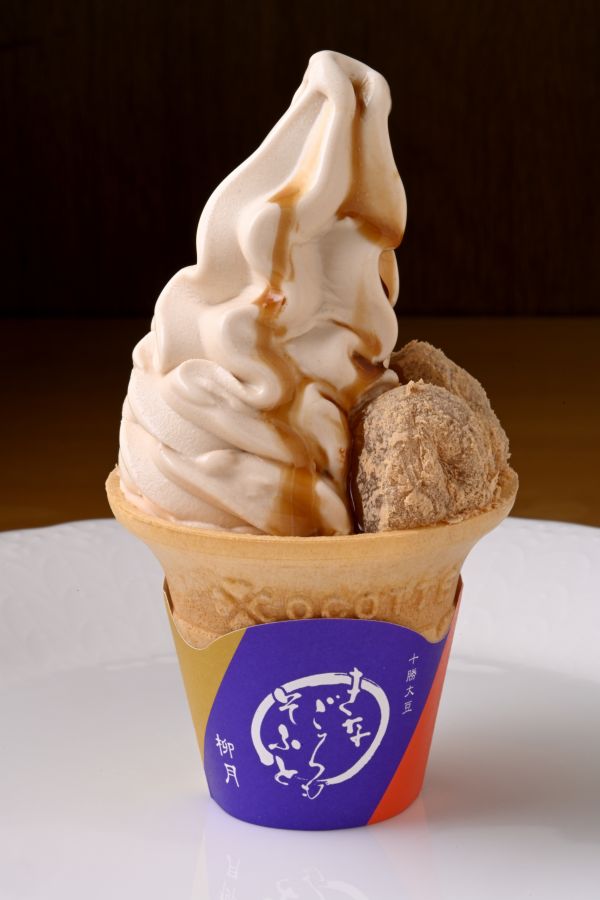 十勝きなごろもソフト　400円（イートイン407円）