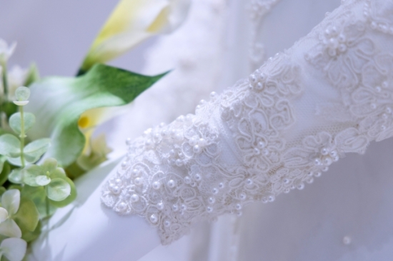 レースやビジューの華麗さにため息が漏れます