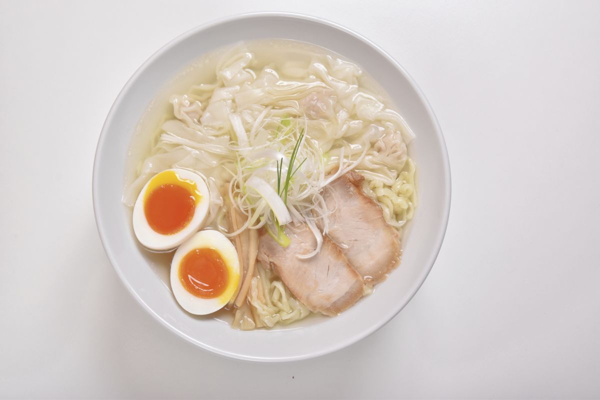 喜多方 満喜「塩ワンタンメン」