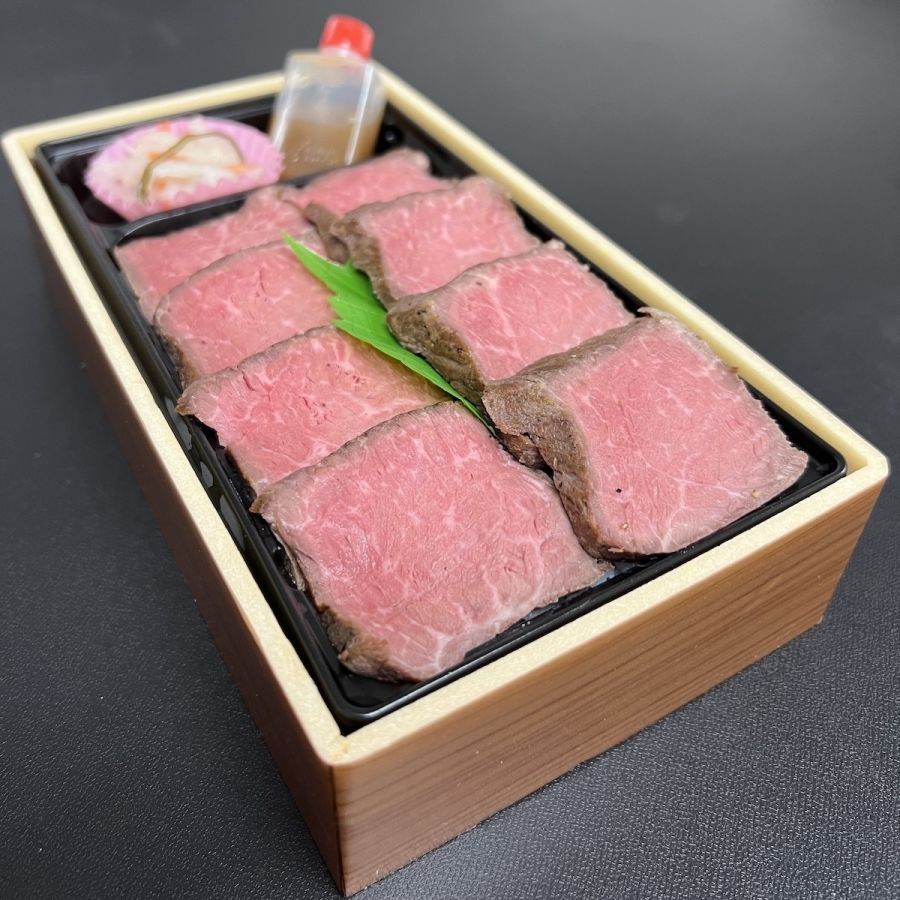 「佐賀牛赤身ステーキ弁当」2484円/佐賀県 佐世保線 武雄温泉駅