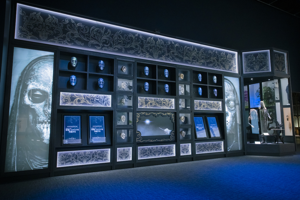 「デスイーターマスクの制作」 ‘Wizarding World’ and all related names, characters and indicia are trademarks of and © Warner Bros.Entertainment Inc. – Wizarding World publishing rights © J.K. Rowling.