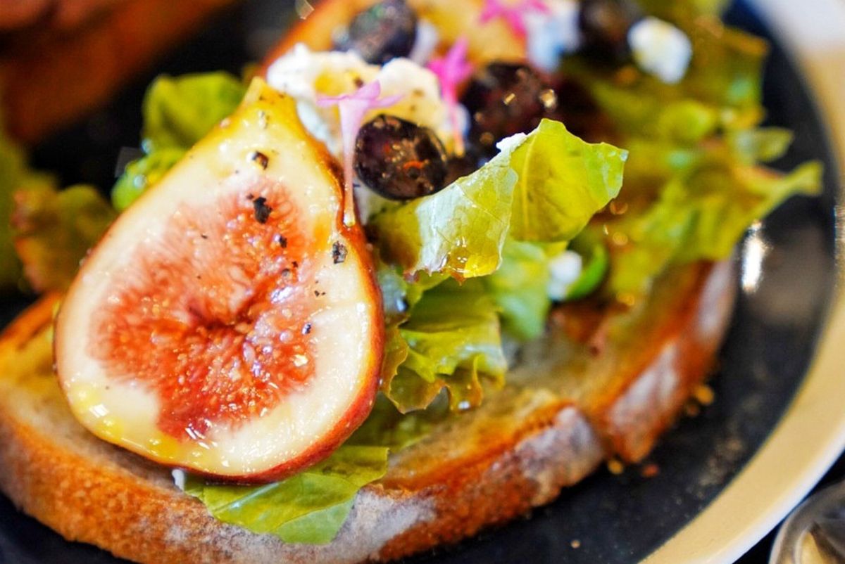 「オープンサンドイッチ」2500円（スープ、ドリンク付き）