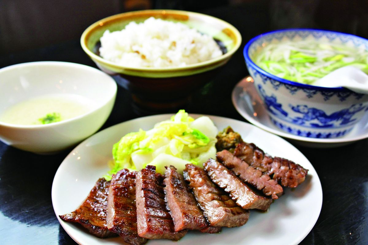 「牛たん定食」4枚（8切れ）2585円