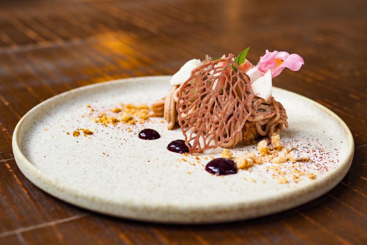 コースのデザート「紅茶のアイスとモンブラン」