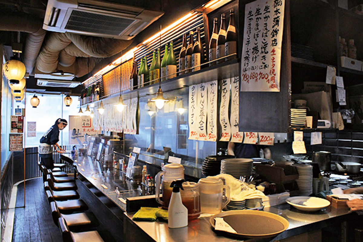 仙台PARCOの正面ビル3階の駅前本店。カウンターや掘りごたつ、座敷席がある