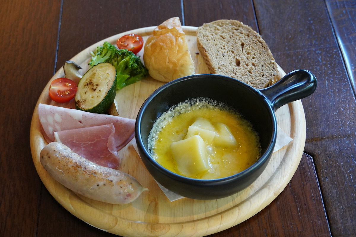 「ラクレットチーズプレート」1880円