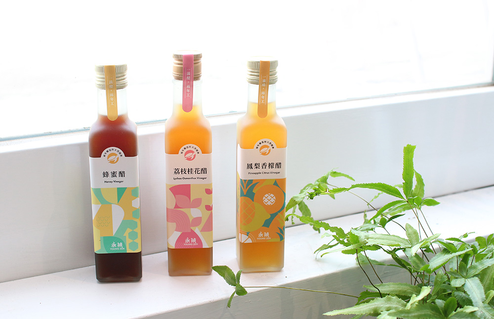 左から「蜂蜜酢」「ライチ金木犀酢」「パイナップルシークワーサー酢」各NT$300