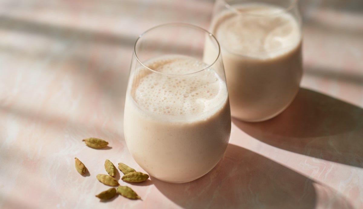 「ヴィーガン メープル&カルダモン シェイク」1200