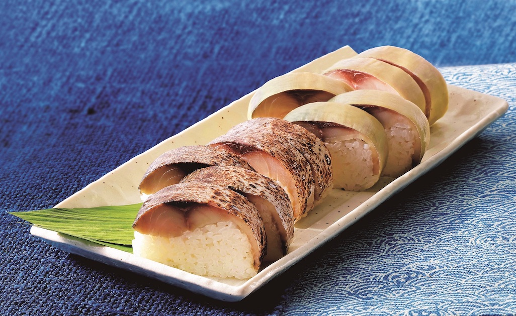 「鬼鯖鮨とあぶり鬼鯖鮨のハーフセット」1836円(1本)/三井楽水産